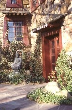 Side door to Shrine Room